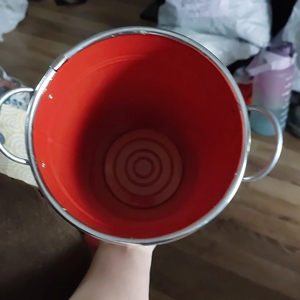 Red tin - Picture 2 of 5